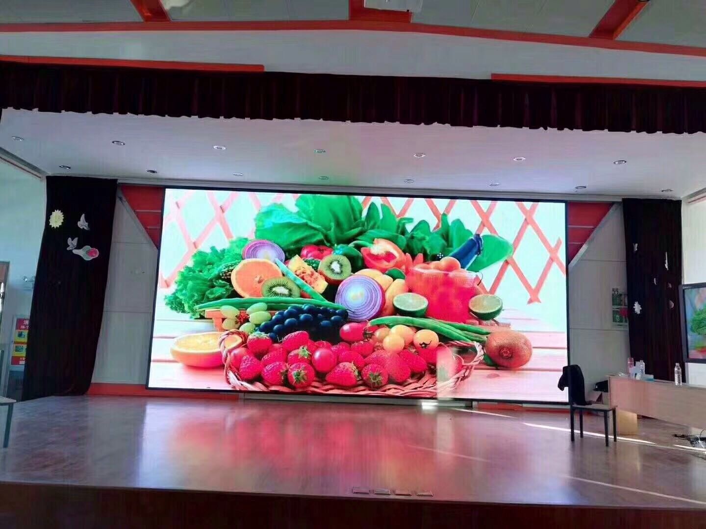 山东青岛某饭店室内P4全彩显示屏安装完成